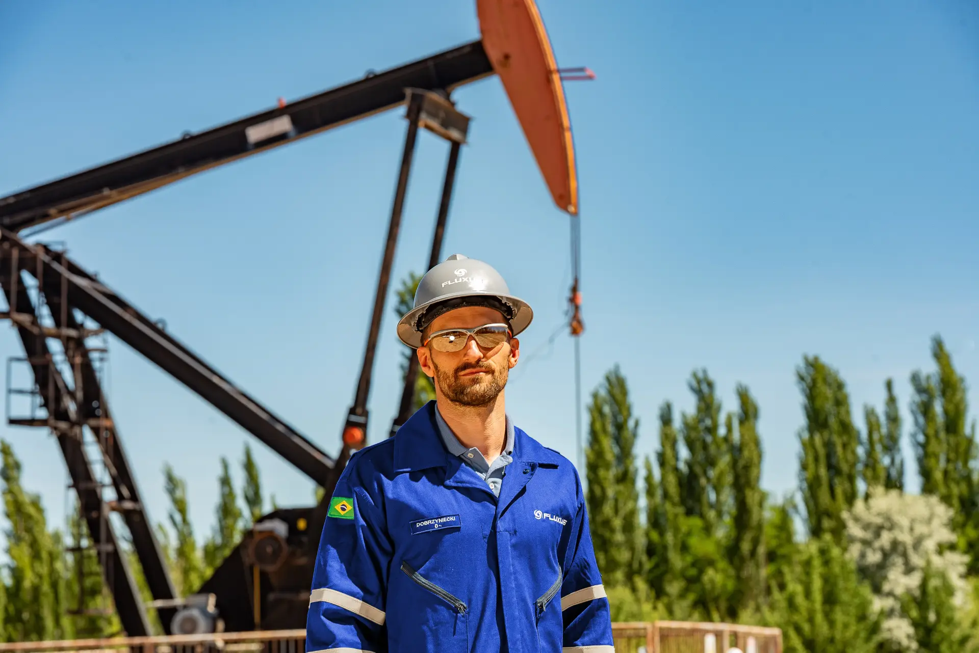 Profesional de Fluxus en una instalación petrolera